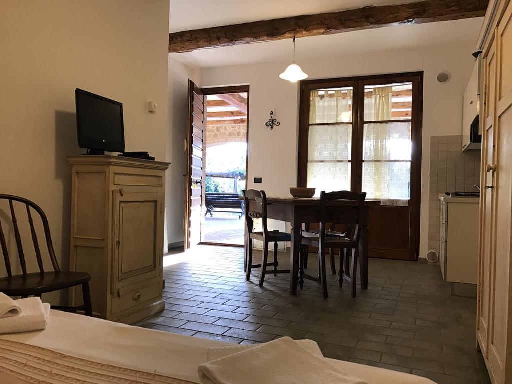 Casale San Giovanni Cura Nuova ภายนอก รูปภาพ